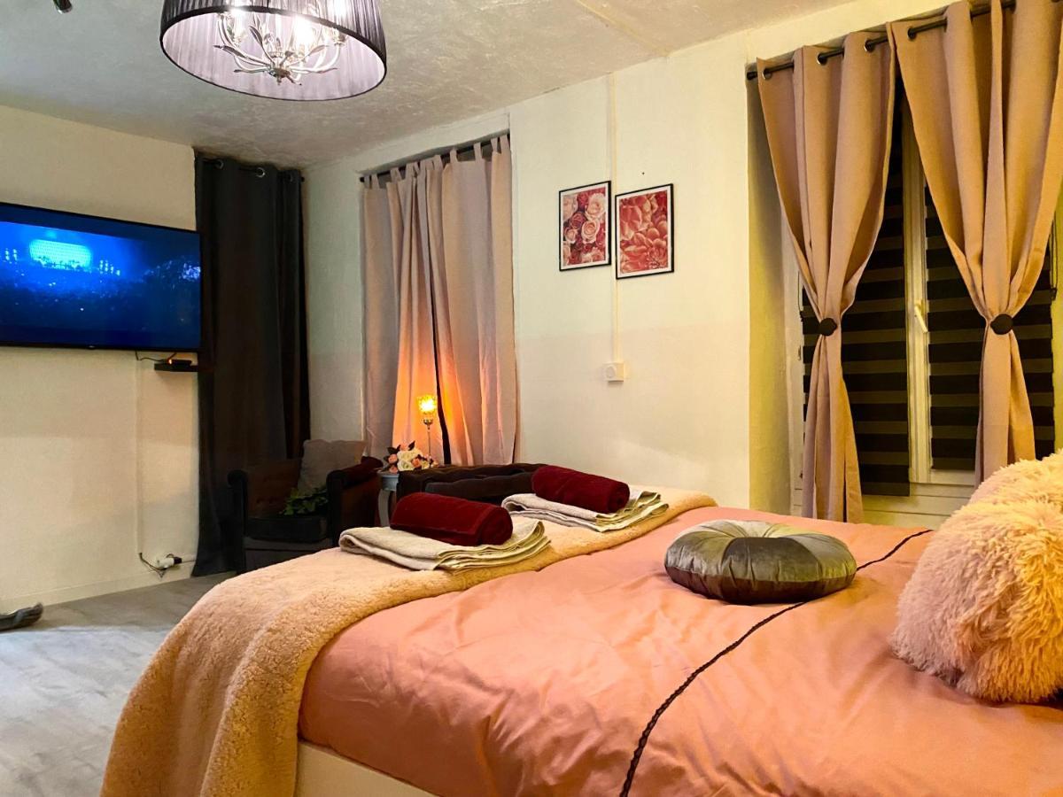 Love hôtel Cosy&spa Luxe Jacuzzi Sauna Cristal *